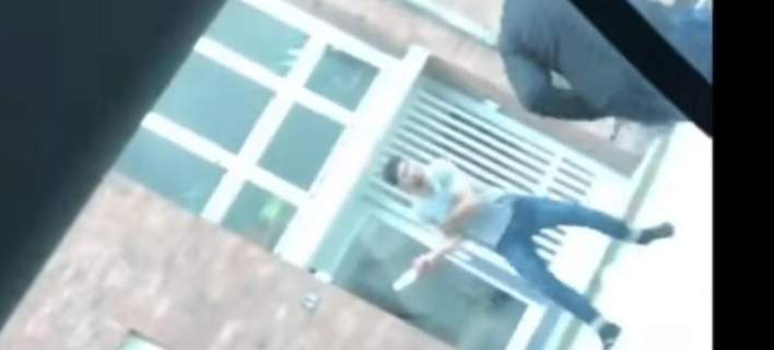 Συγκλονιστική μαρτυρία για την επίθεση στο Αμβούργο: «Μαχαίρωνε όποιον έβρισκε μπροστά του»